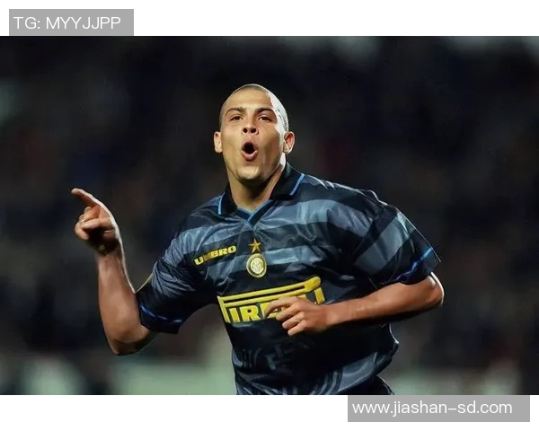 七八十年代传奇足球球星风采回顾与影响力分析